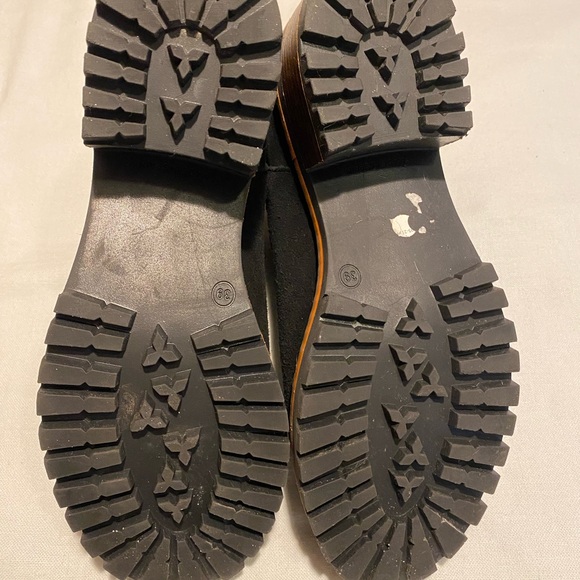 Bertuchi Lug Sole Womens Chelsea Boots - Picture 5 of 7